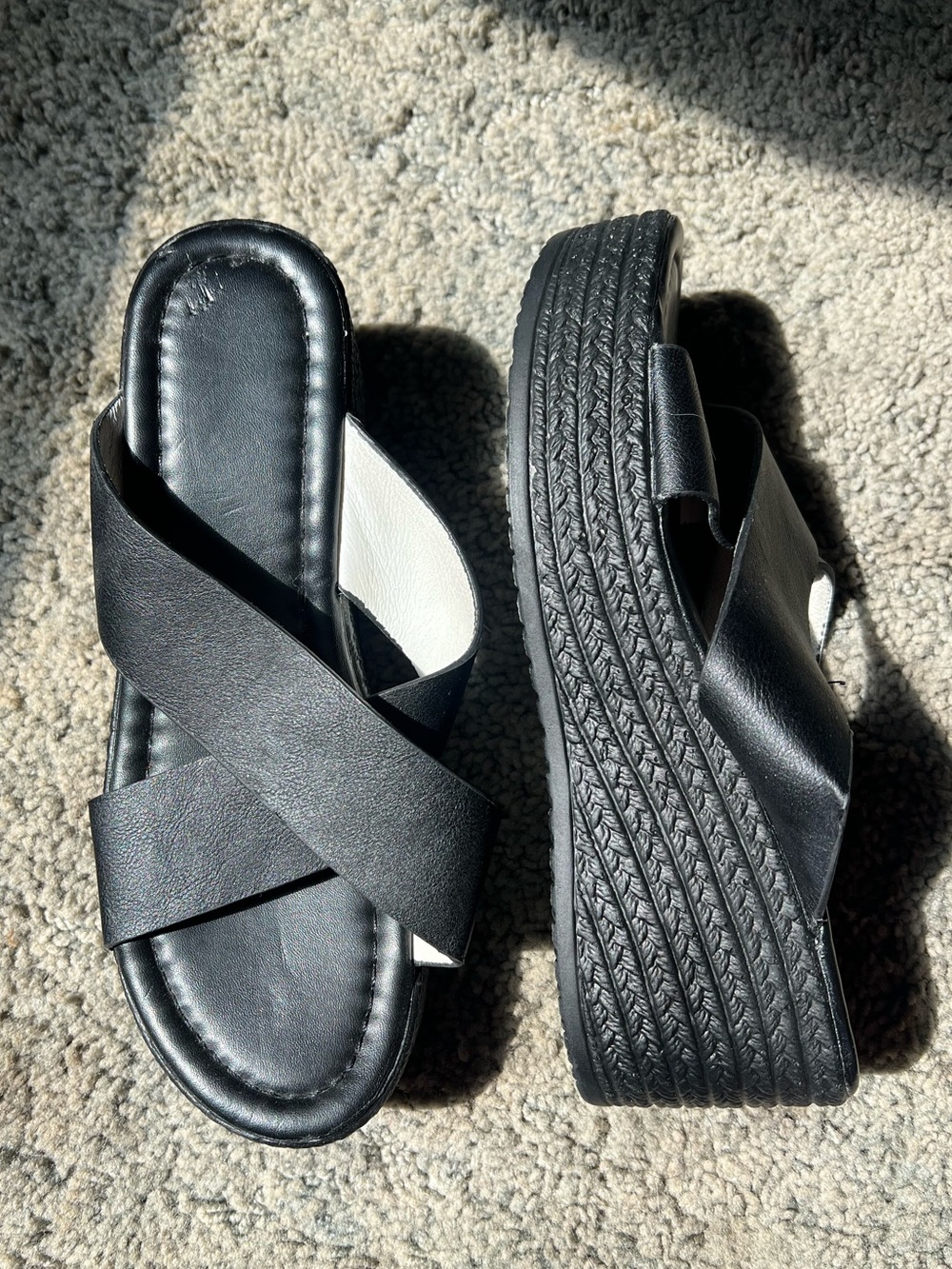 Black Crisscross Platform Slide Sandals Sz 9 (40)